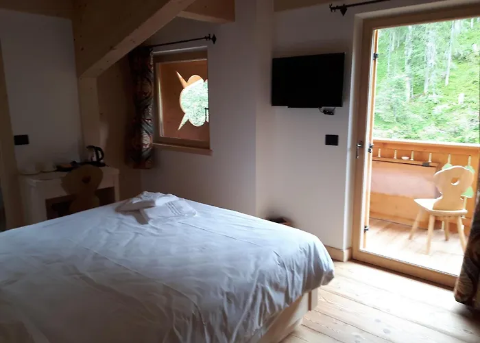 Rifugio D'ajal Nocleg ze śniadaniem Pocol